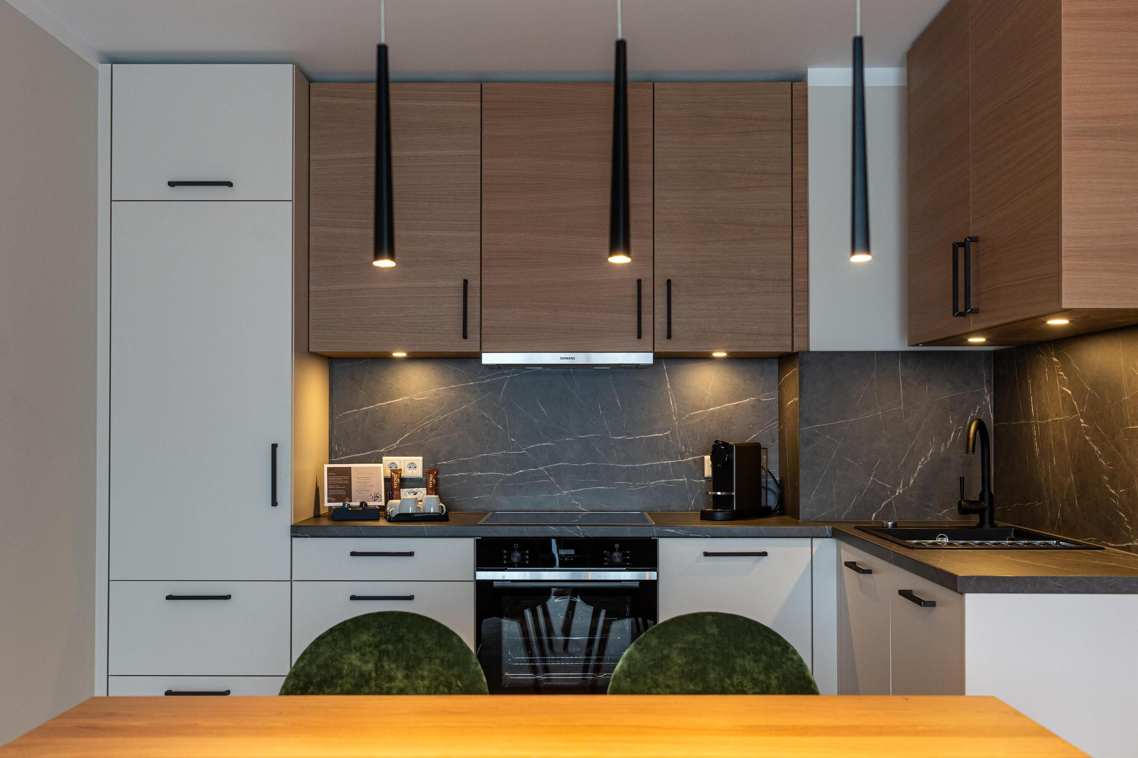 1 bedroom, hypo-allergenic bedding, minibar, in-room safe