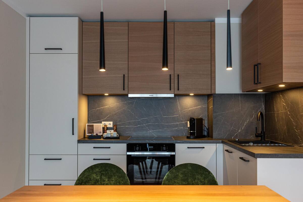 1 bedroom, hypo-allergenic bedding, minibar, in-room safe