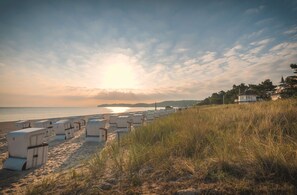 På stranden