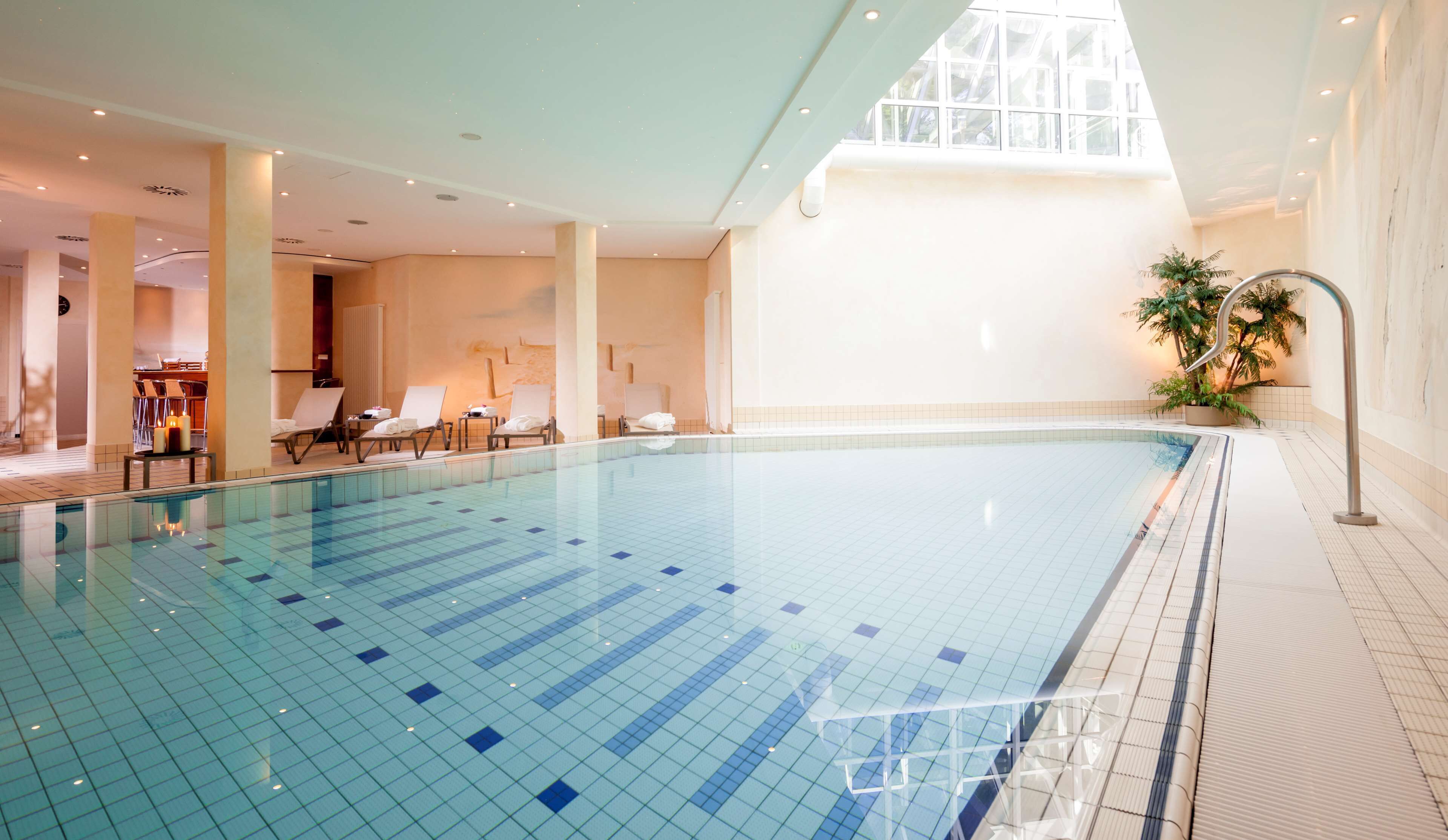 sauna, hot tub, body treatments, body wraps, body scrubs, facials