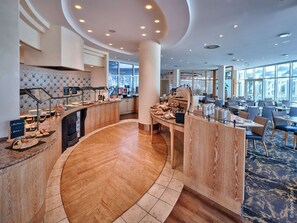 2 restaurants, spécialités Cuisine méditerranéenne