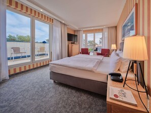 Hypo-allergenic bedding, minibar, in-room safe, individually decorated