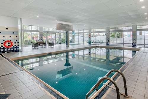 Super 8 by Wyndham Macleod Trail Calgary