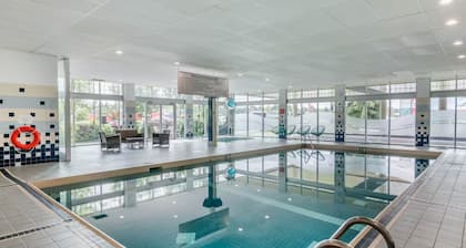 Super 8 by Wyndham Macleod Trail Calgary