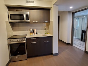 Suite, 1 King Bed, Non Smoking, Kitchenette (Atlantic) | Private kitchenette | Mini-fridge, microwave, coffee/tea maker