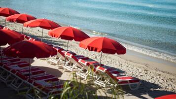 Spiaggia privata, lettini da mare, ombrelloni, teli da spiaggia