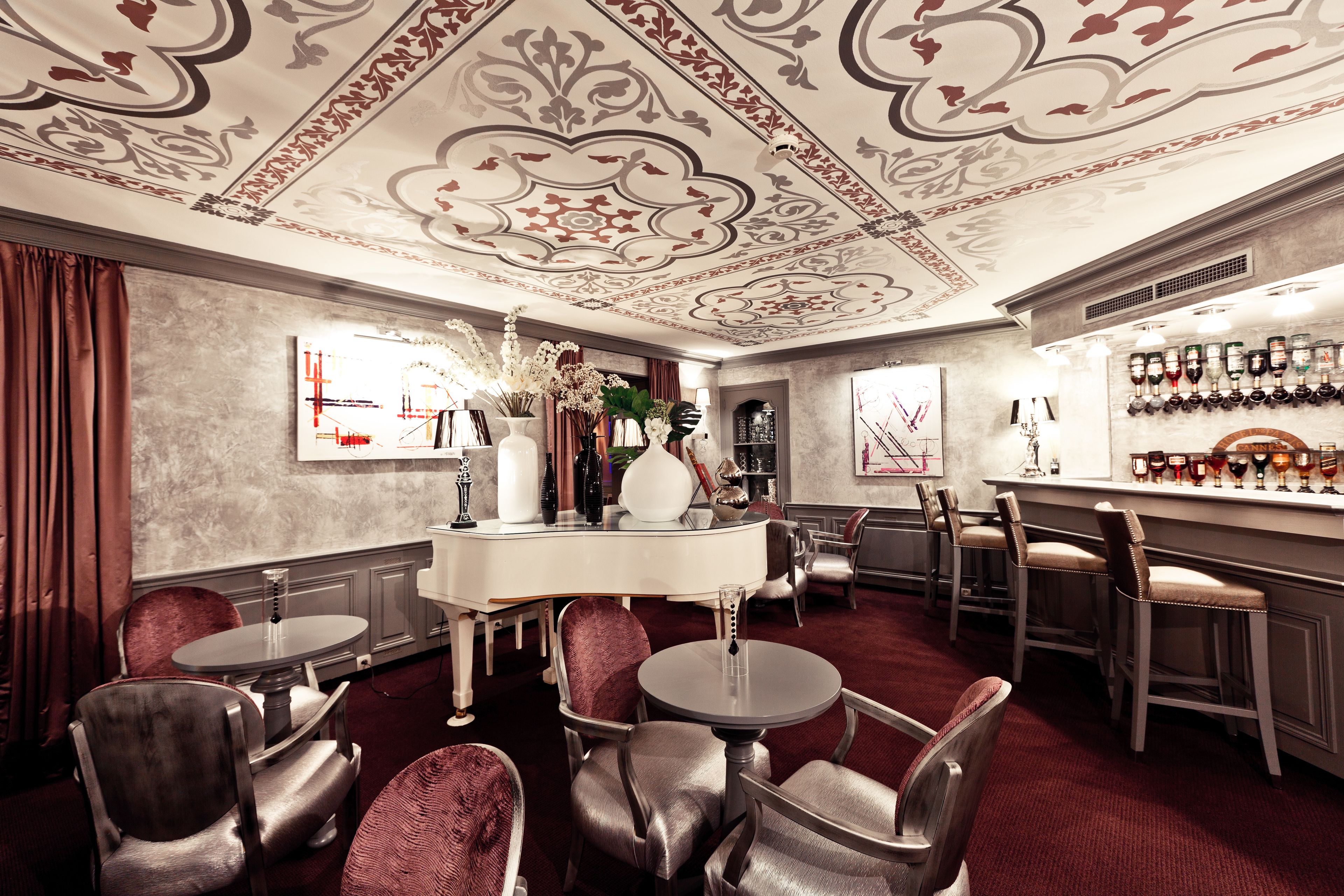 Bar lounge