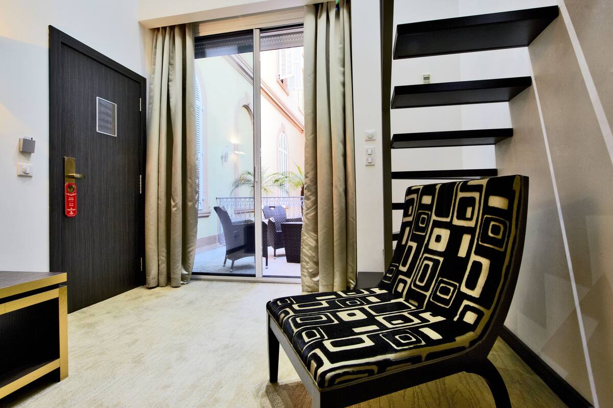 Suite (Duplex) | Ropa de cama de alta calidad, caja fuerte, escritorio