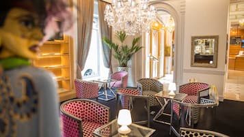 Sala de estar en el lobby