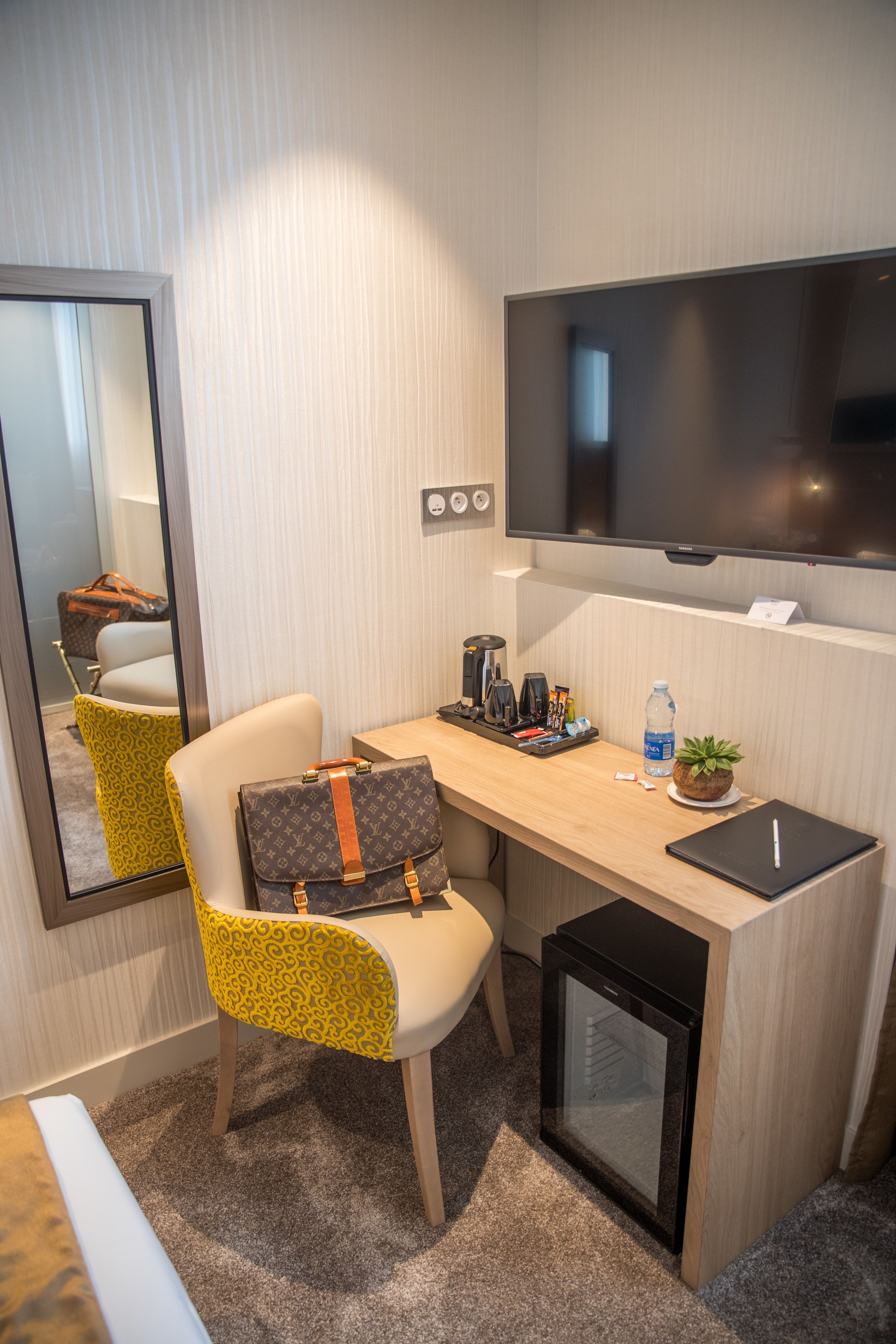 premium bedding, in-room safe, individually decorated, desk