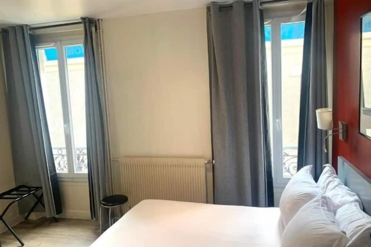 Desk, blackout curtains, iron/ironing board, free WiFi