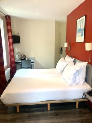 Twin Room | Desk, free cribs/infant beds, free WiFi, wheelchair access