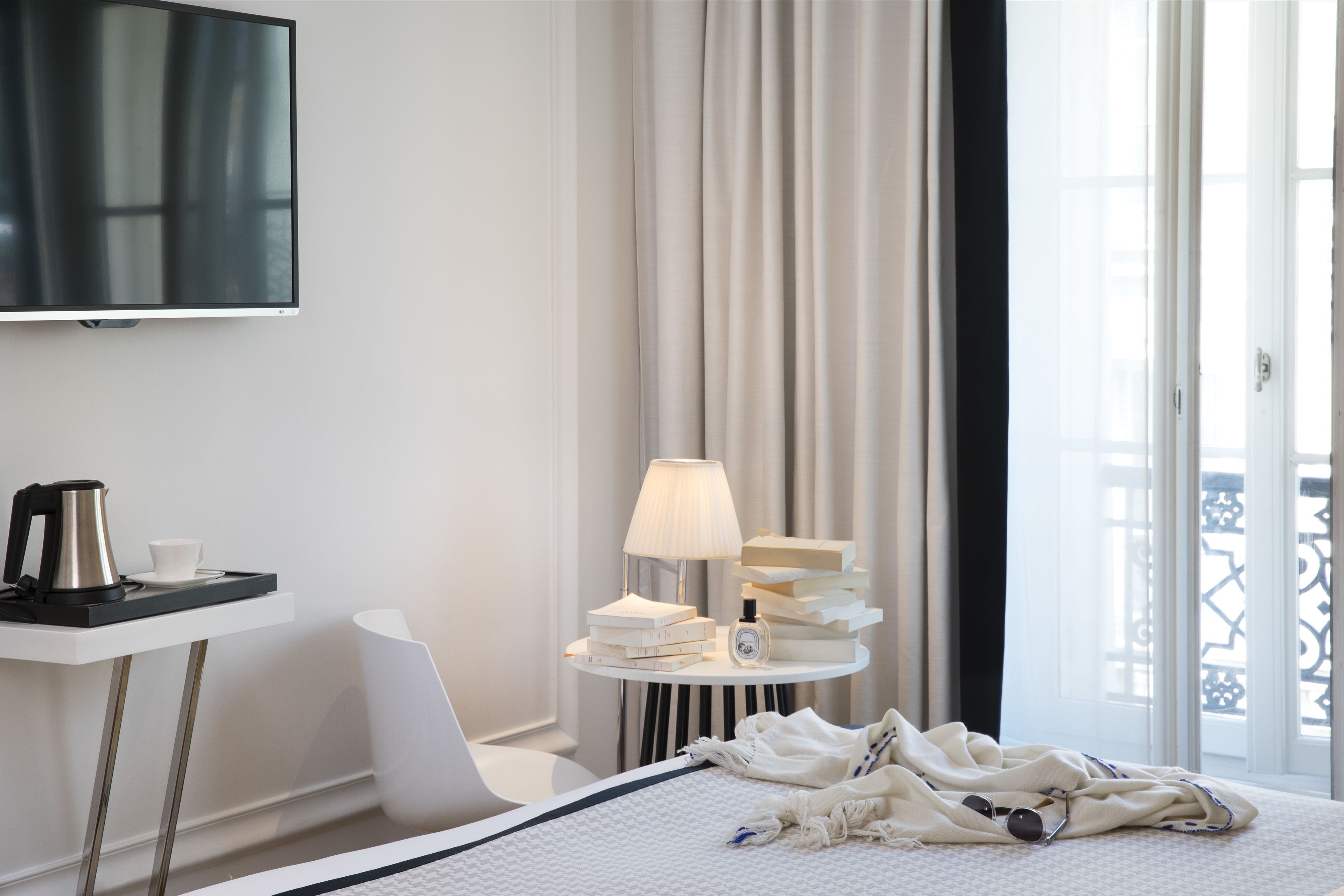 Tempur-Pedic beds, minibar, in-room safe, desk
