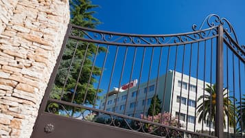 Entrada de la propiedad