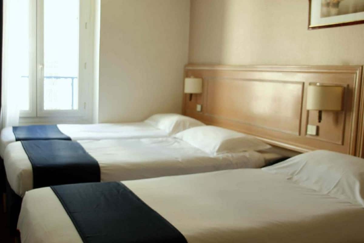 Minibar, in-room safe, soundproofing, rollaway beds (surcharge)