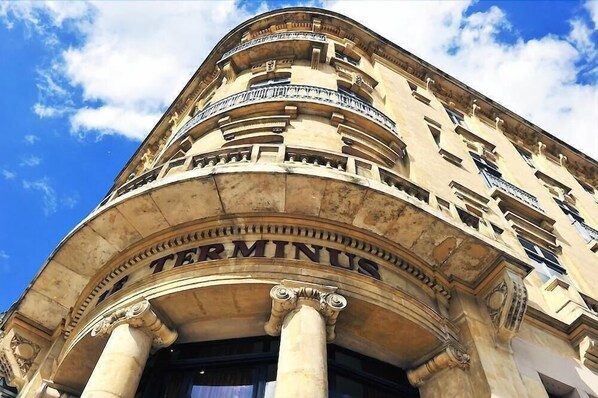 Exterior - Du Soleil Le Terminus (Carcassonne)