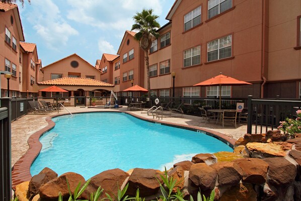 Outdoor pool - Homewood Suites by Hilton Houston-Woodlands (Shenandoah)
