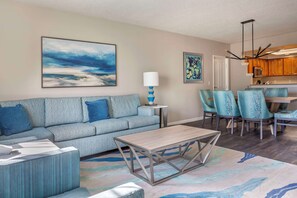 50-inch flat-screen TV with cable channels, TV, iPod dock - Hilton Grand Vacations Club SeaWorld® Orlando (Orlando)