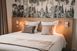 Ropa de cama de alta calidad, escritorio y cortinas blackout 