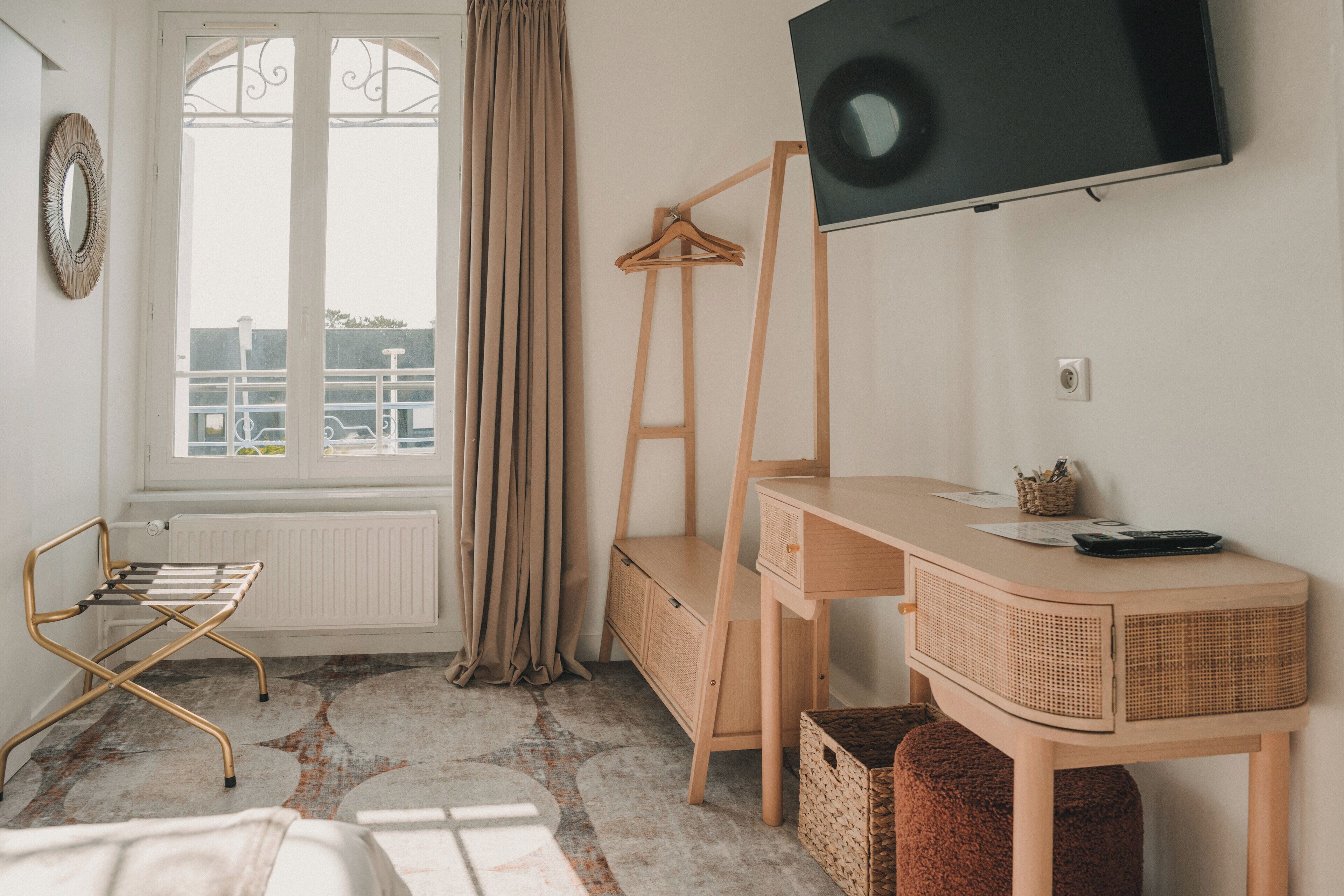 junior double or twin room | 1 bedroom, premium bedding, desk, blackout curtains