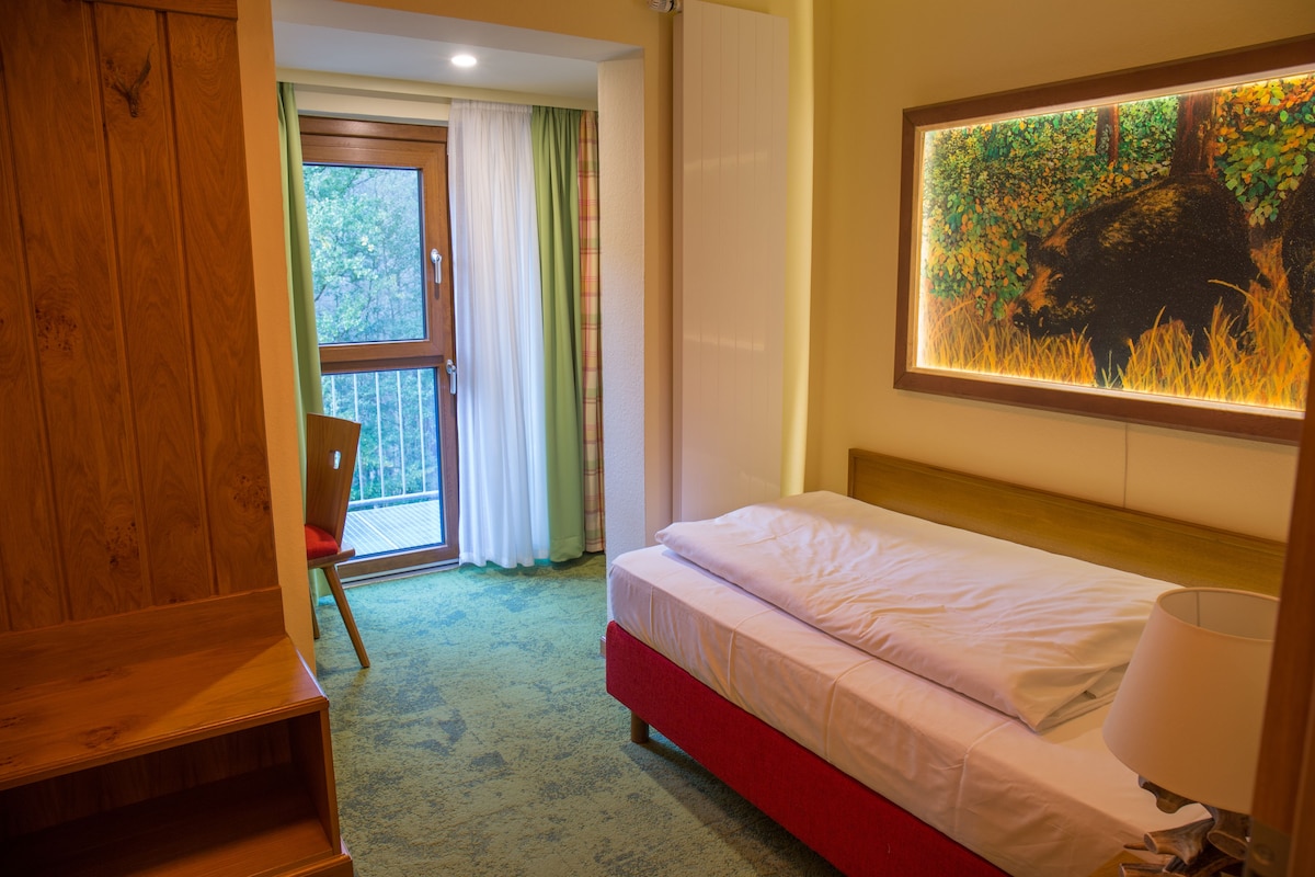 Premium bedding, in-room safe, desk, soundproofing