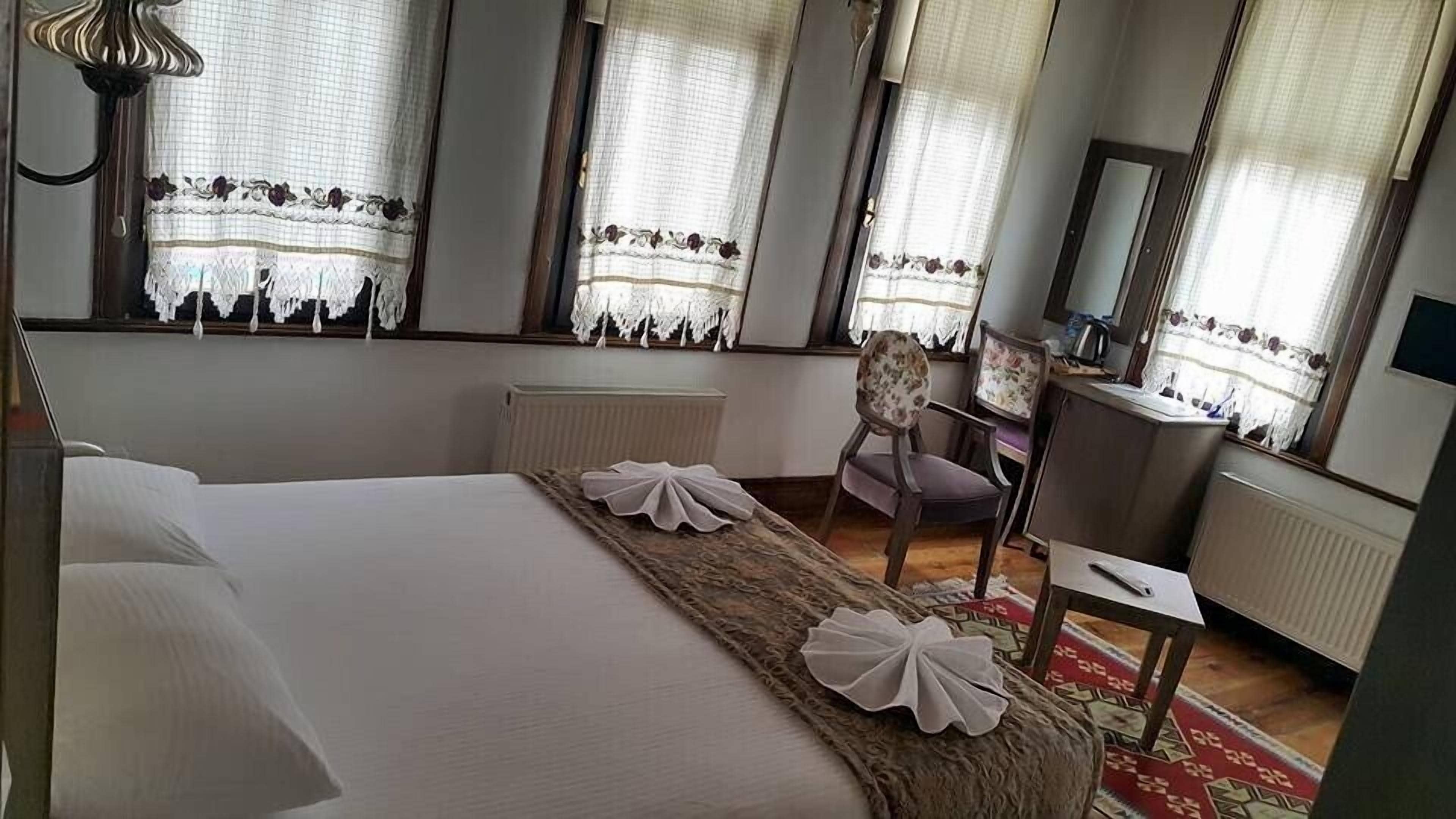 minibar, desk, free cots/infant beds, free wifi