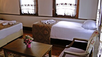 Triple Room | Minibar, desk, free cribs/infant beds, free WiFi