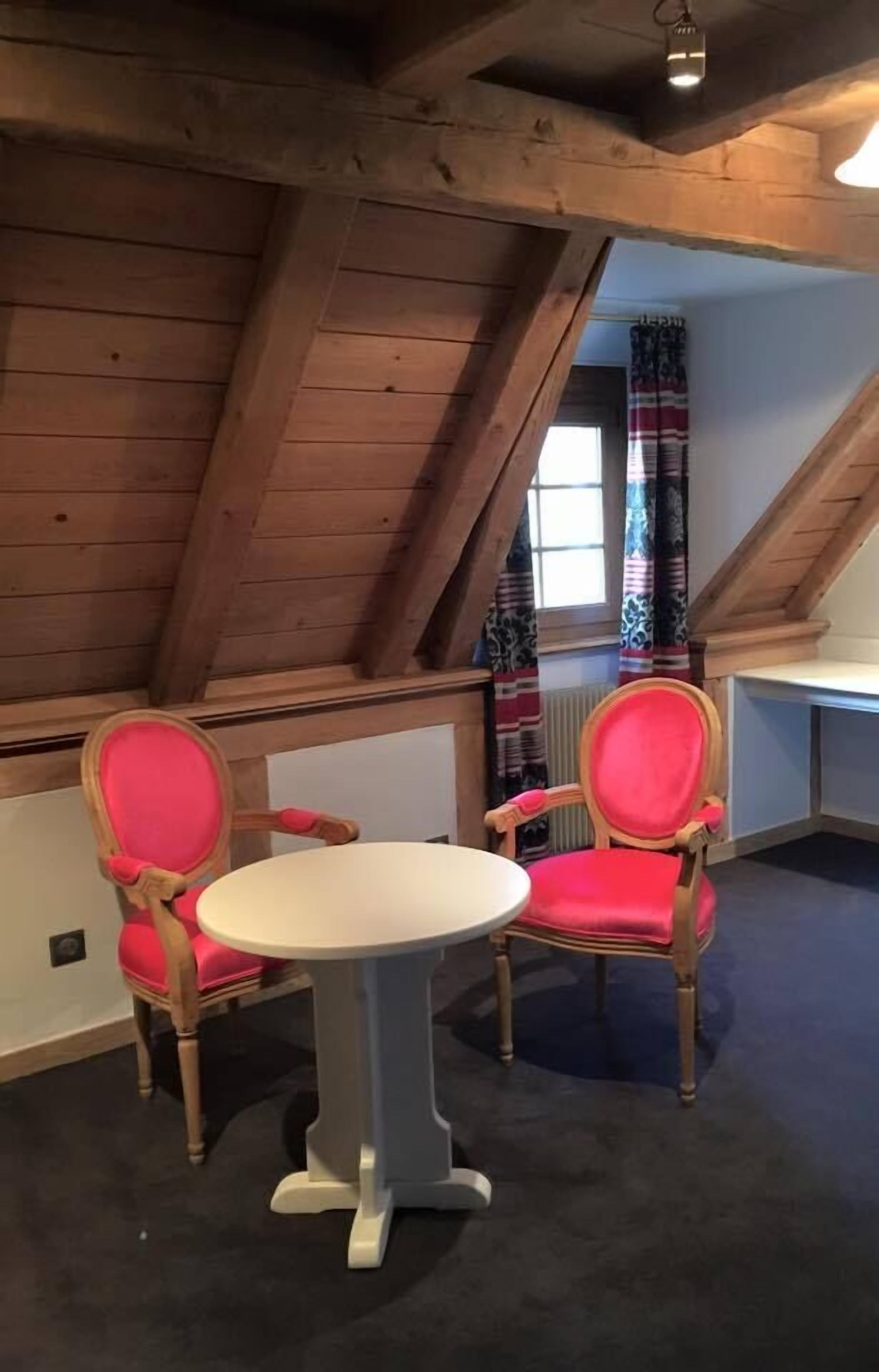 lunch, dinner served; french cuisine, al fresco dining