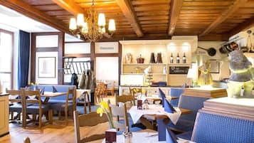 Tägliches inbegriffenes Frühstücksbuffet