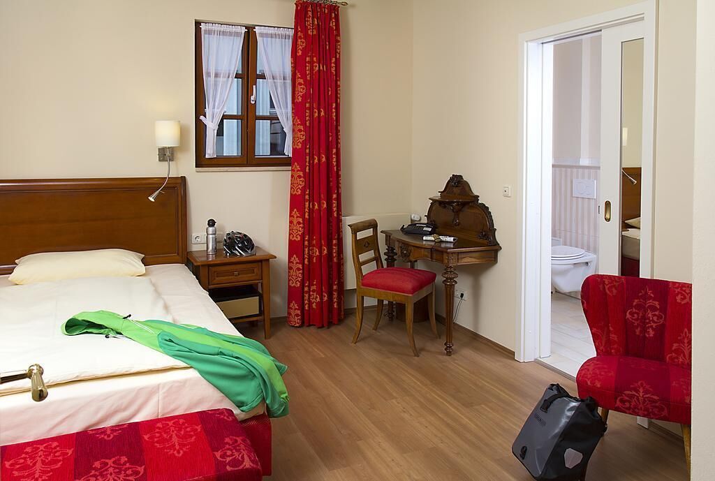 minibar, in-room safe, free wifi