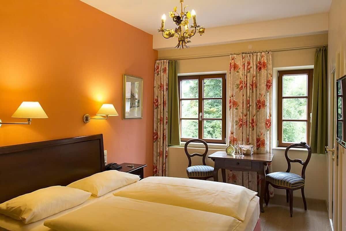 minibar, in-room safe, free wifi