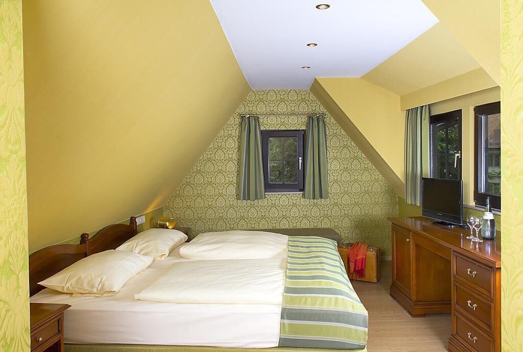 minibar, in-room safe, free wifi