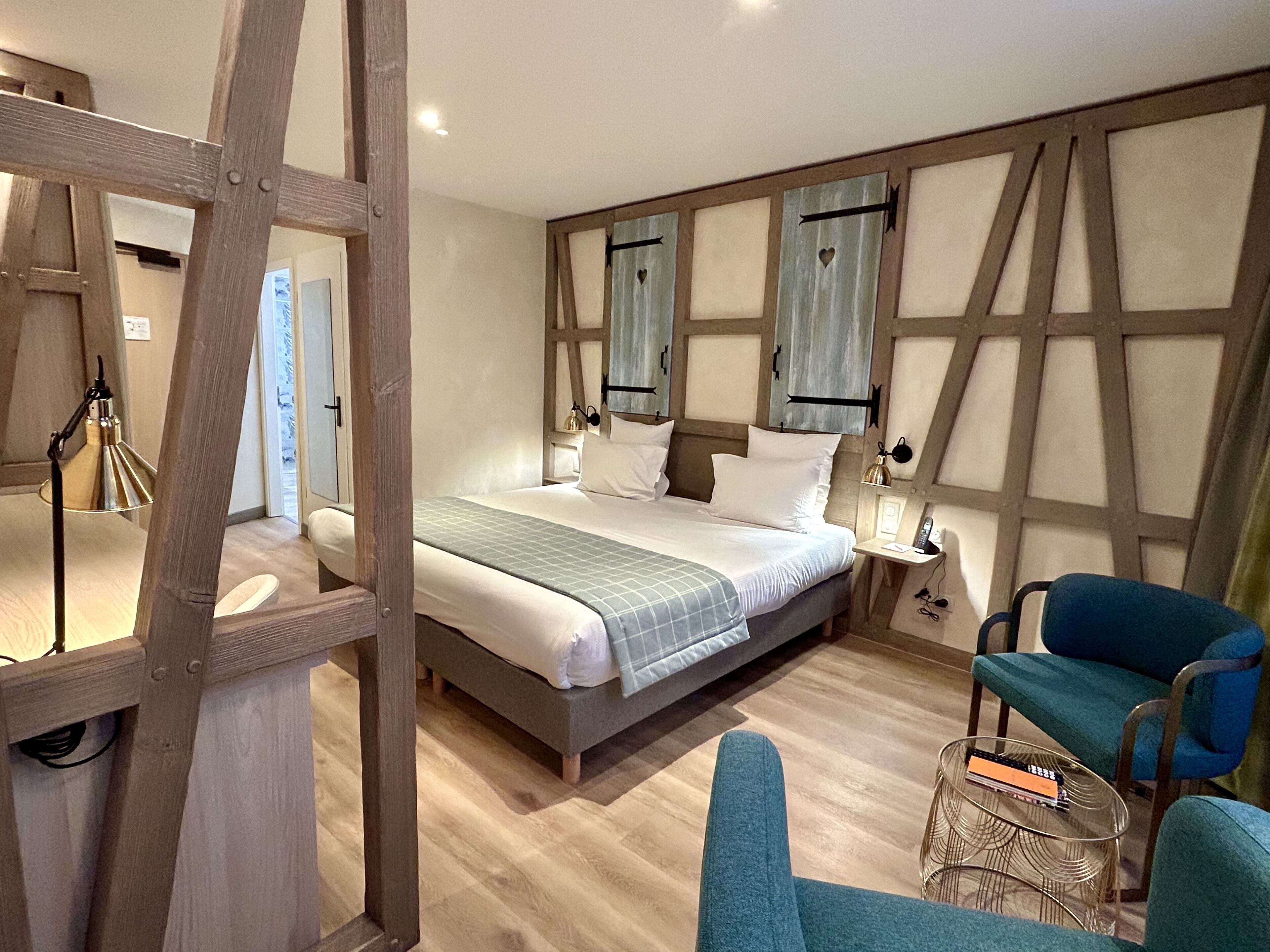 charming double or twin room, whirlpool bath or shower | premium bedding, minibar, in-room safe, individually decorated