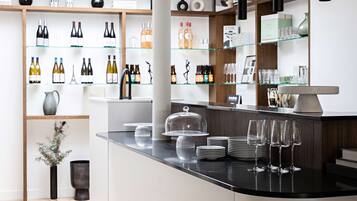 Bar (in der Unterkunft)