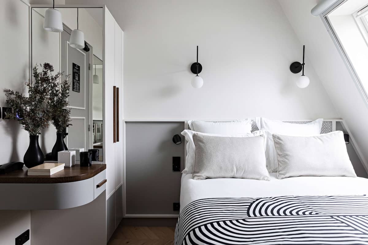 Habitación clásica, 1 cama individual, para no fumadores (Shower Only) | Ropa de cama de alta calidad, edredón y camas con efecto memoria