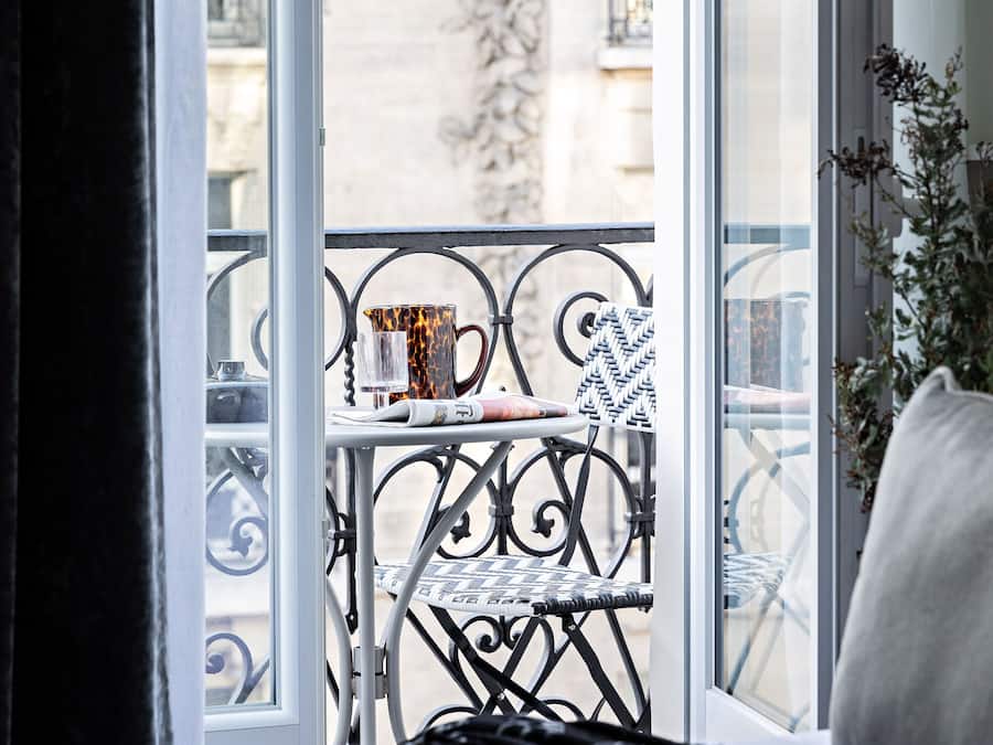 Premium-Zimmer, 1 Queen-Bett, Nichtraucher, Balkon (Shower Only) | Hochwertige Bettwaren, Daunenbettdecken