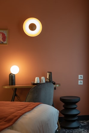 Comfort Twin Room | Premium bedding, pillowtop beds, in-room safe, desk - L'Hôtel Royal Saint Germain (Paris)