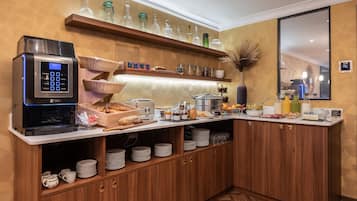 Daily buffet breakfast (EUR 16.00 per person)