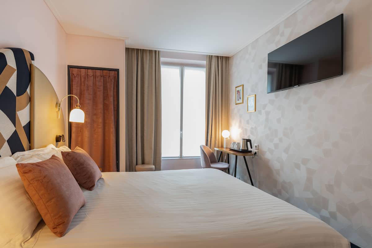Standard Double Room | Premium bedding, pillow-top beds, in-room safe, desk