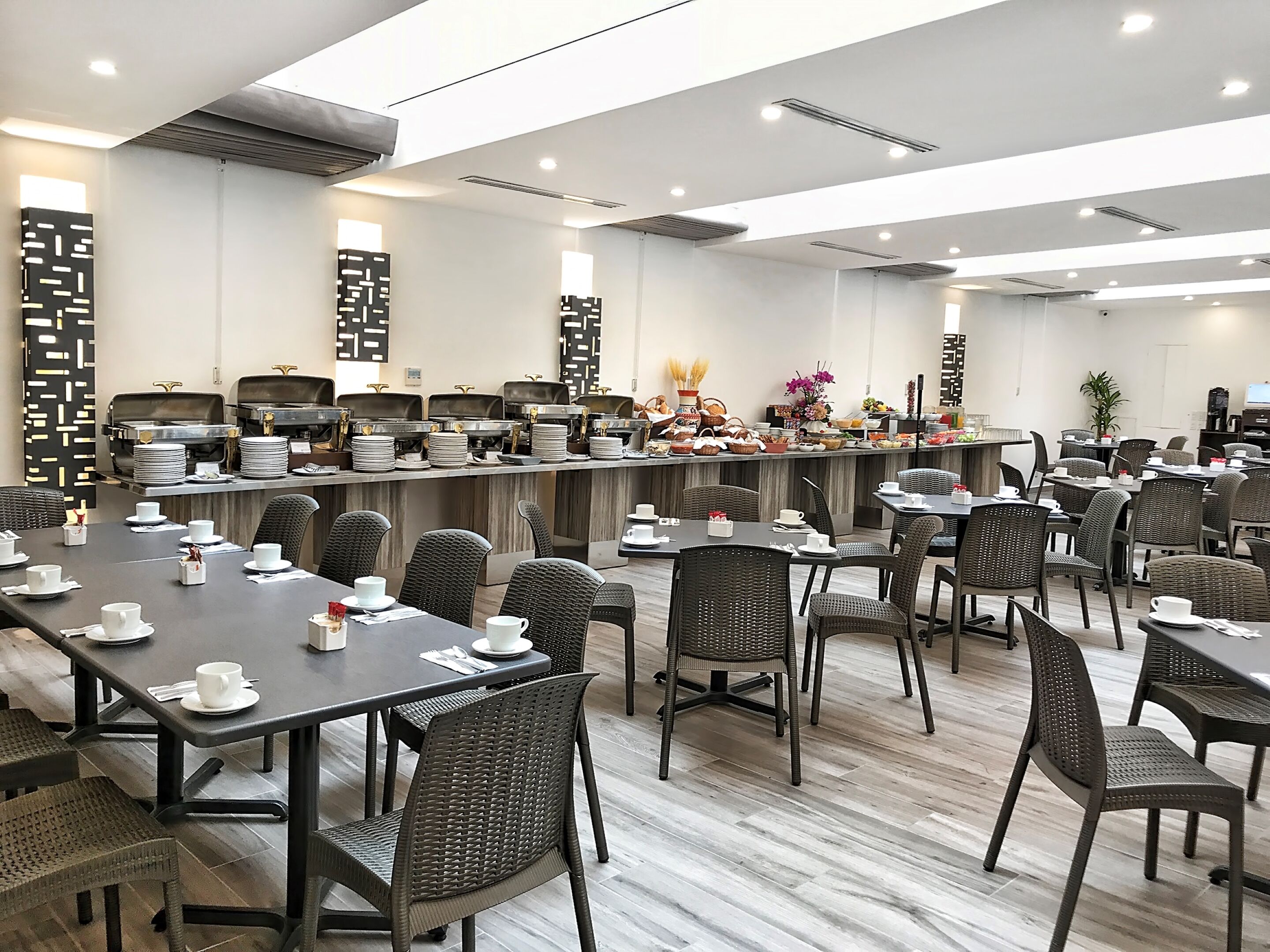 breakfast, lunch and dinner served