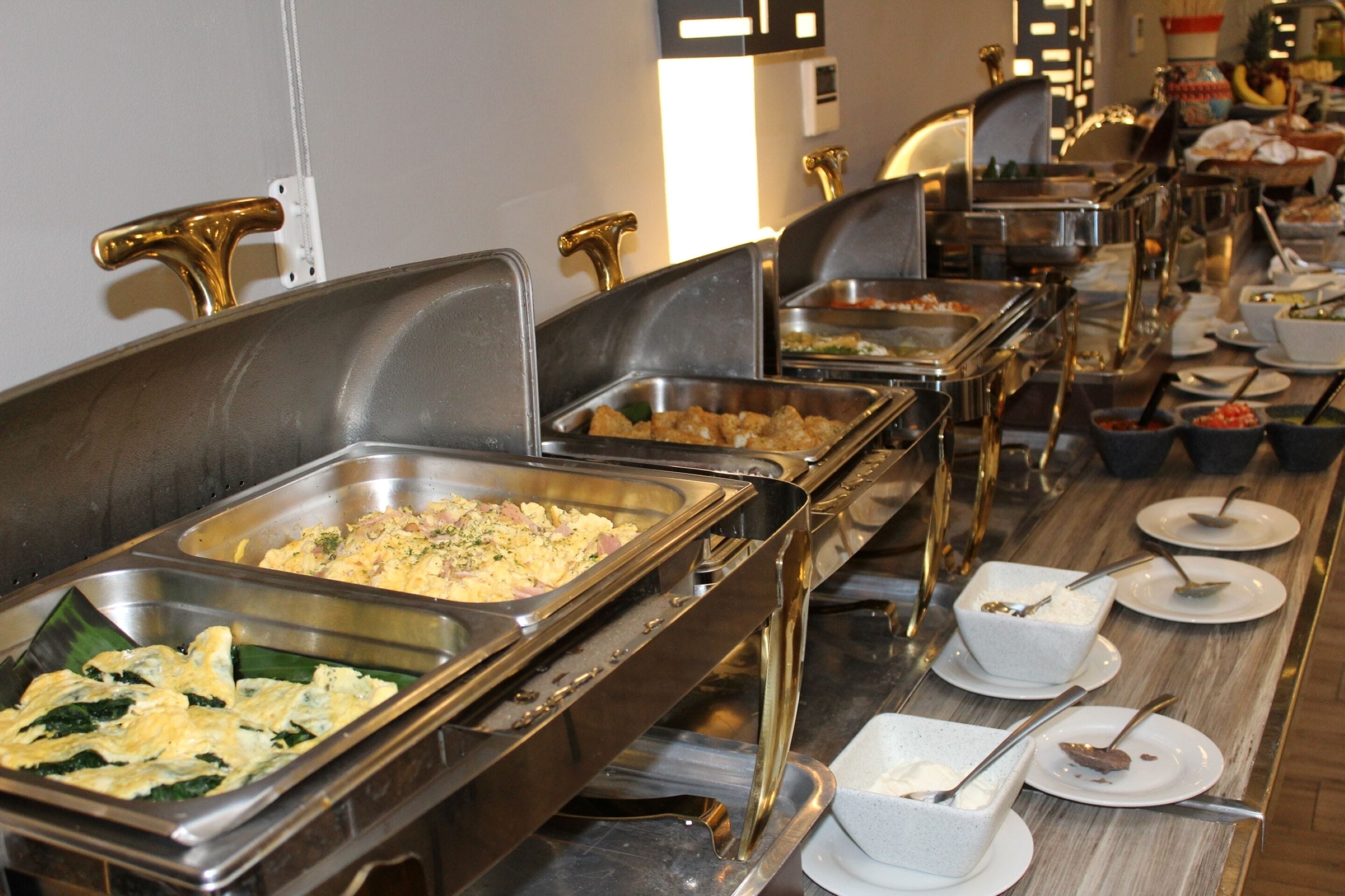 breakfast, lunch and dinner served