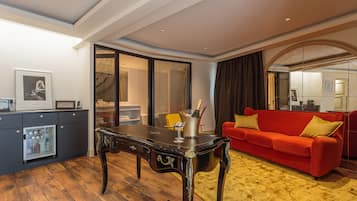 Junior Suite | Premium bedding, in-room safe, desk, soundproofing