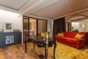Junior Suite | 1 bedroom, premium bedding, in-room safe, desk