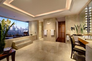 Combined shower/bathtub, deep-soaking bathtub, rainfall showerhead