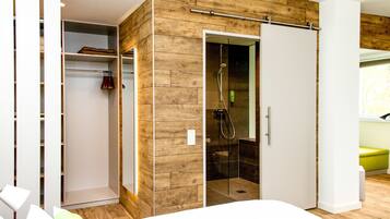 Hypo-allergenic bedding, desk, blackout curtains, iron/ironing board