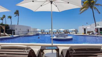 2 piscinas al aire libre, sombrillas, tumbonas