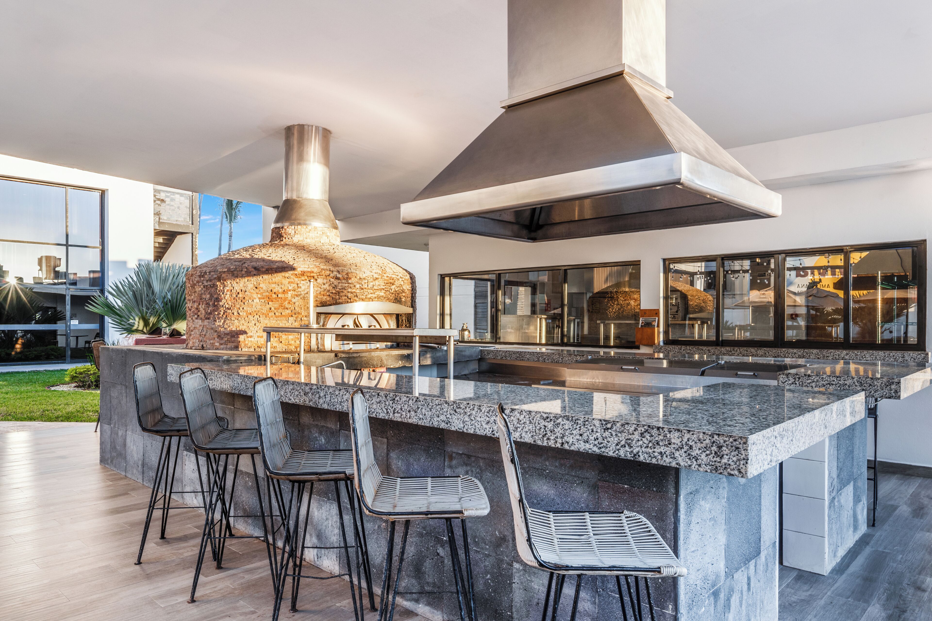 Spécialités Cuisine régionale, vue sur la plage 