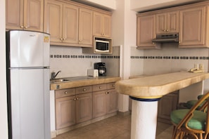 Caja de seguridad en la habitación y cortinas blackout