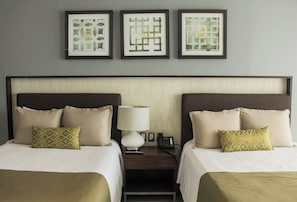 Caja de seguridad en la habitación y cortinas blackout