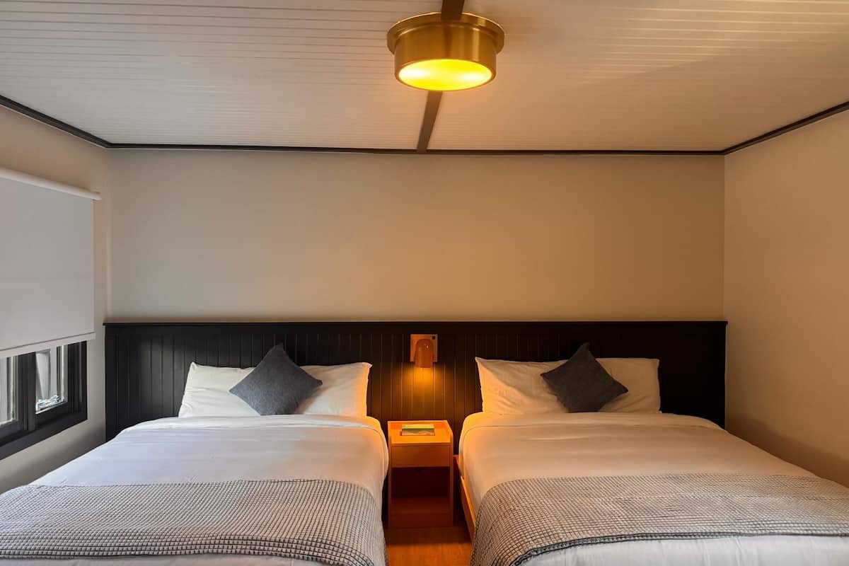 Standard Double Room | Bed sheets